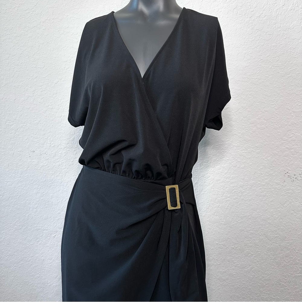 Elegant Black V-Neck Top